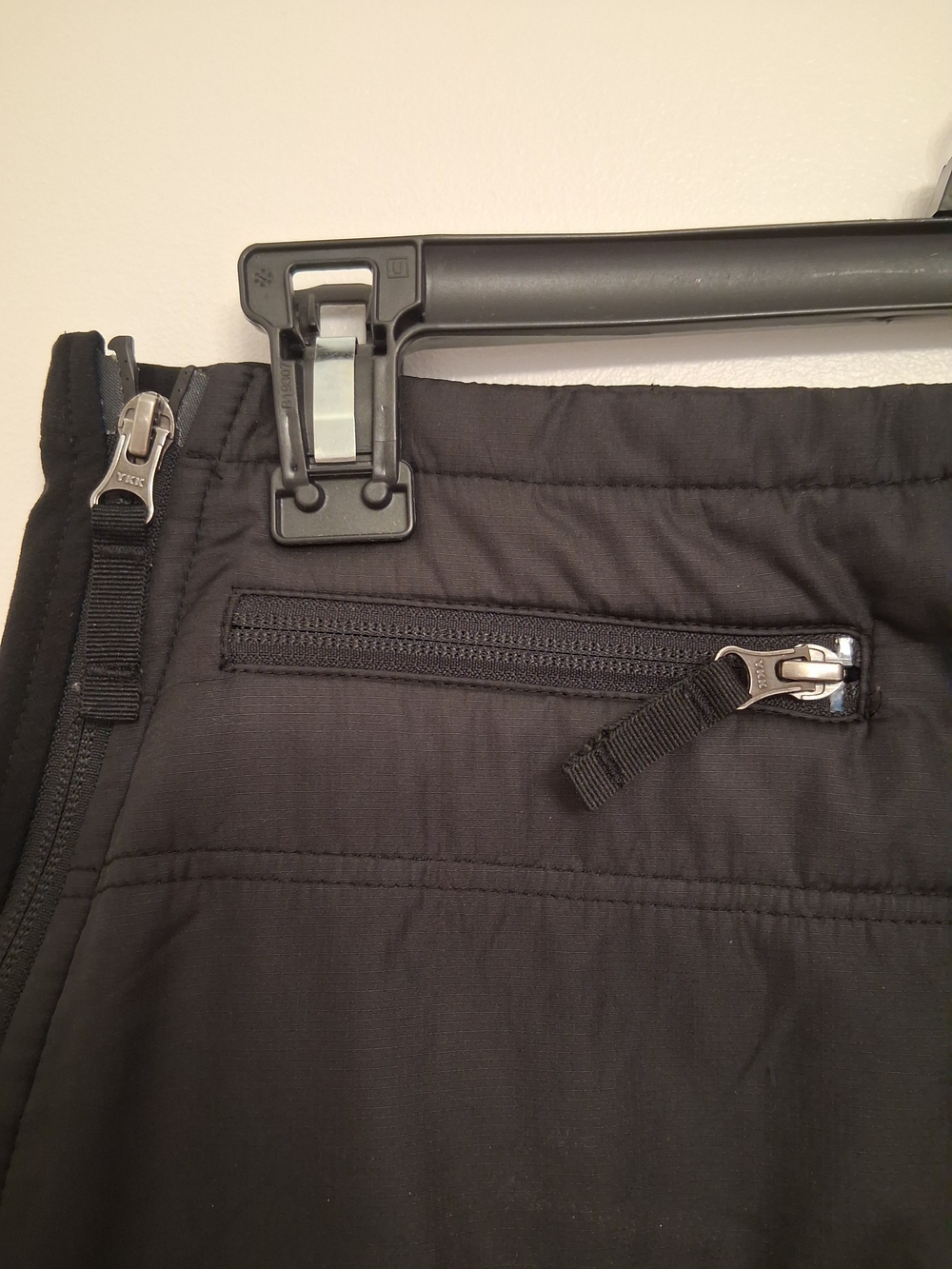 SKHOOP Ski-Style Black Insulated Mini Skirt Medium - Picture 5 of 7